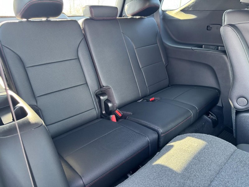 Chevrolet Traverse Vehicle Image 06