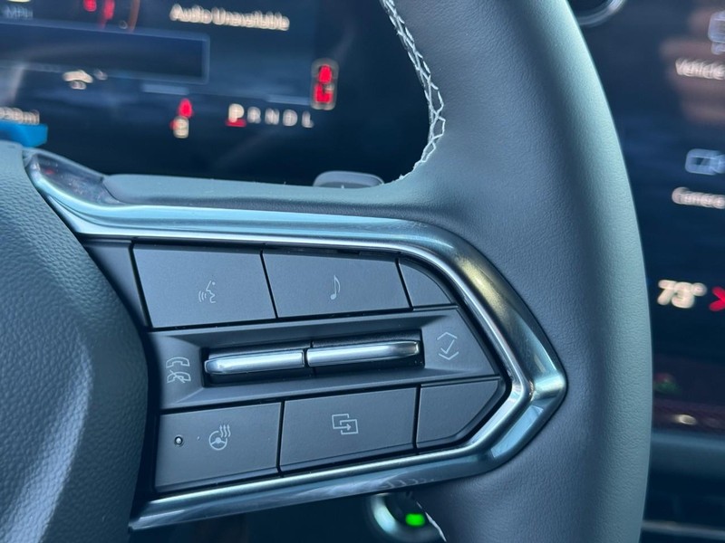 Chevrolet Traverse Vehicle Image 16