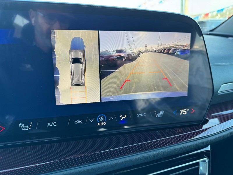 Chevrolet Traverse Vehicle Image 18