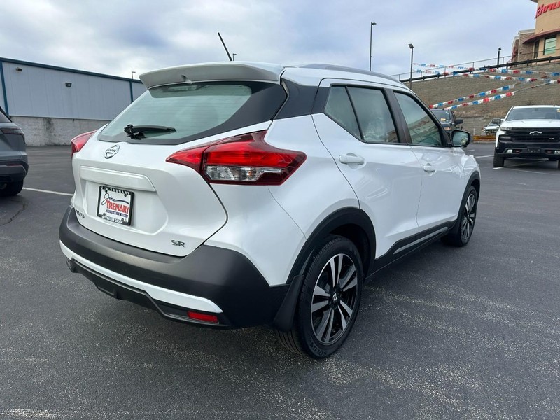 Nissan Kicks Vehicle Image 03