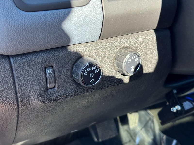 Chevrolet Colorado Vehicle Image 16