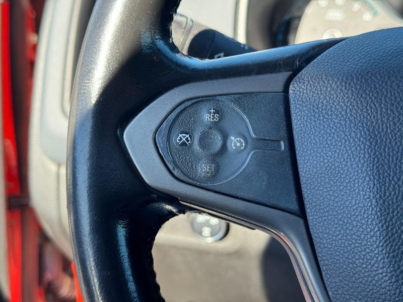 Chevrolet Colorado Vehicle Image 17