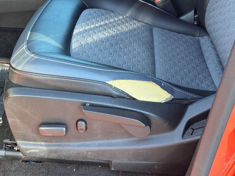 Chevrolet Colorado Vehicle Image 23