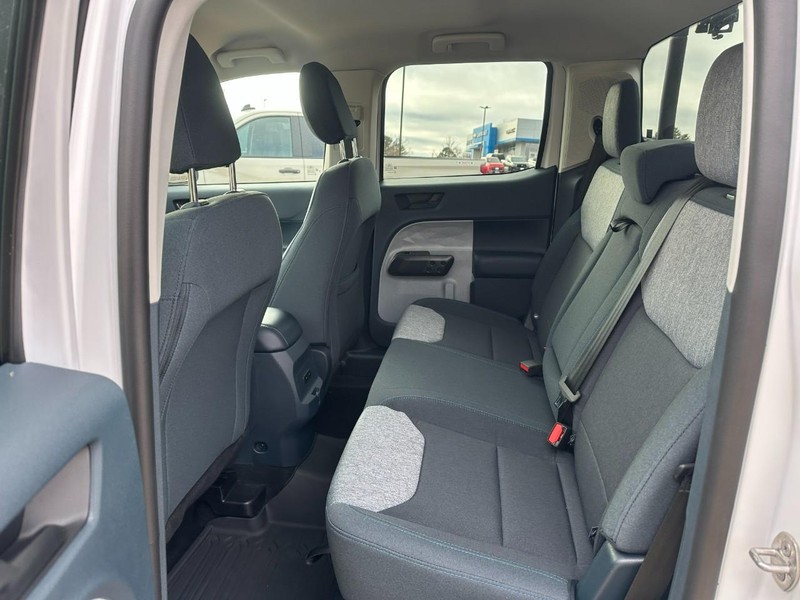 Ford Maverick Vehicle Image 10