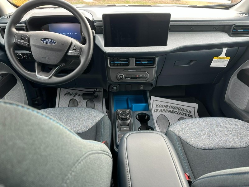 Ford Maverick Vehicle Image 11
