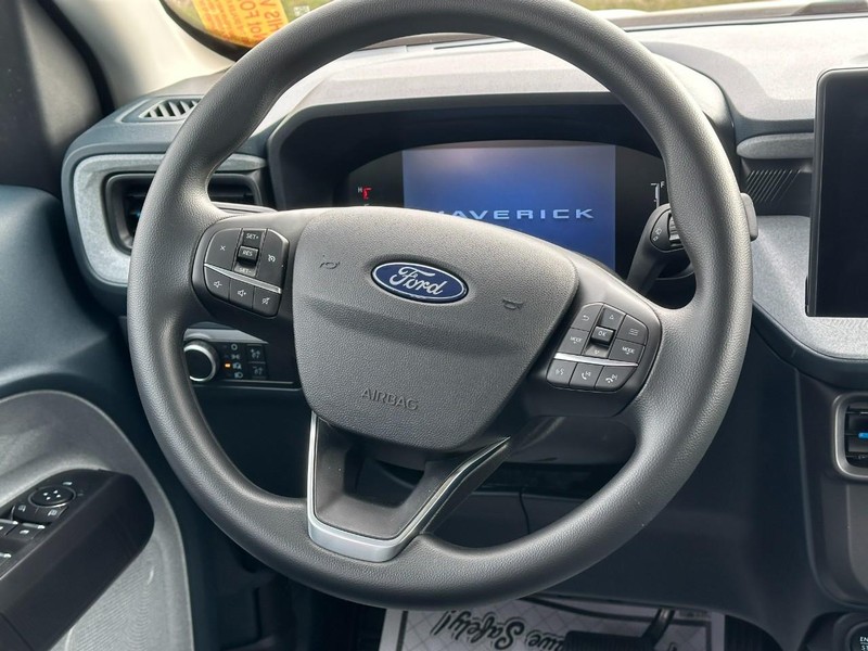 Ford Maverick Vehicle Image 12