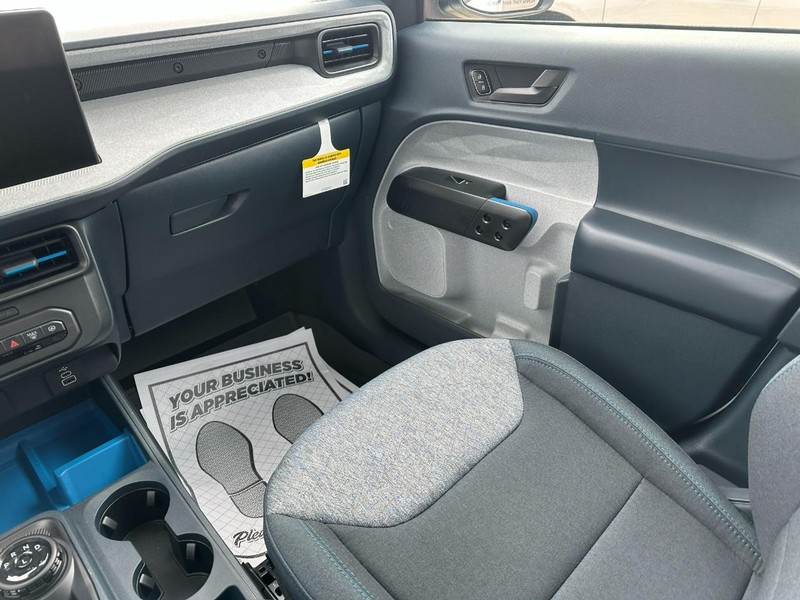 Ford Maverick Vehicle Image 14