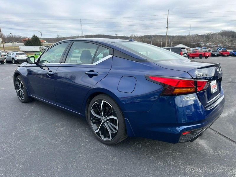 Nissan Altima Vehicle Image 06