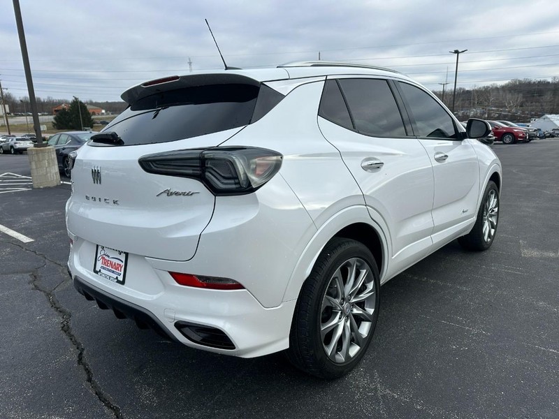 Buick Encore GX Vehicle Full-screen Gallery Image 03