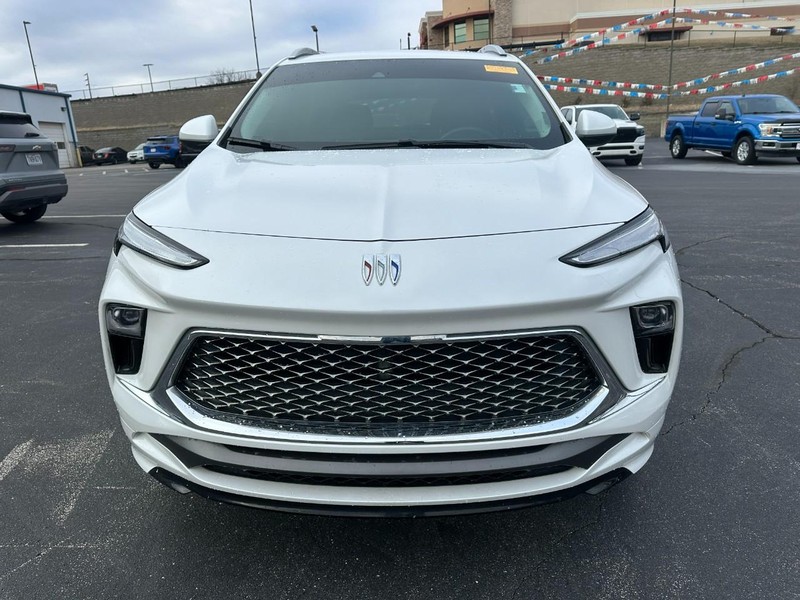 Buick Encore GX Vehicle Full-screen Gallery Image 09