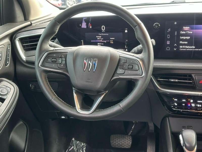 Buick Encore GX Vehicle Full-screen Gallery Image 12