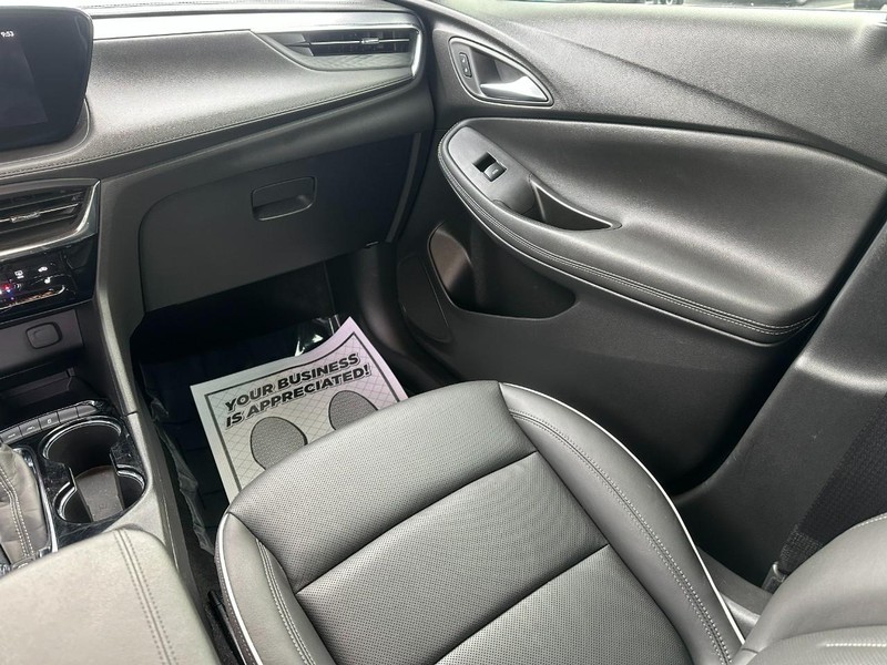 Buick Encore GX Vehicle Full-screen Gallery Image 15