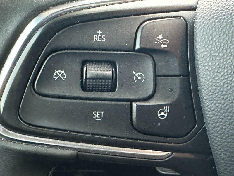 Buick Encore GX Vehicle Full-screen Gallery Image 19