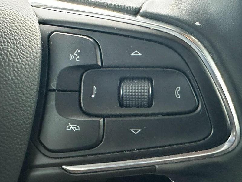 Buick Encore GX Vehicle Full-screen Gallery Image 20