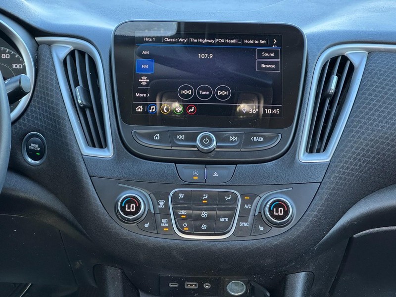 Chevrolet Malibu Vehicle Image 13