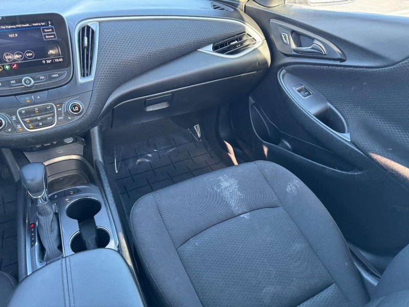 Chevrolet Malibu Vehicle Image 15