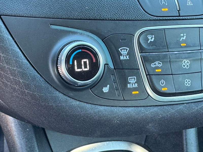 Chevrolet Malibu Vehicle Image 21