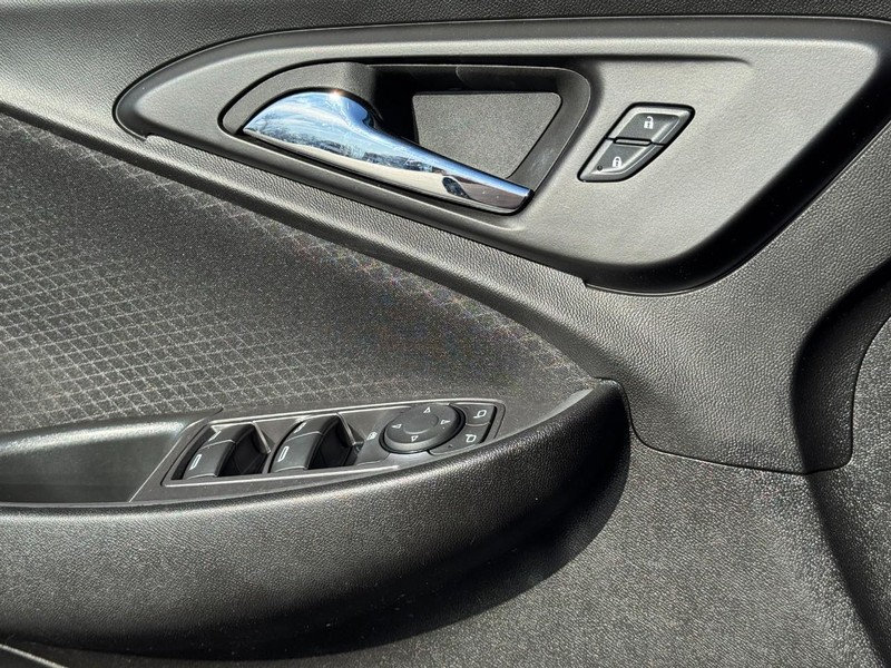 Chevrolet Malibu Vehicle Image 22