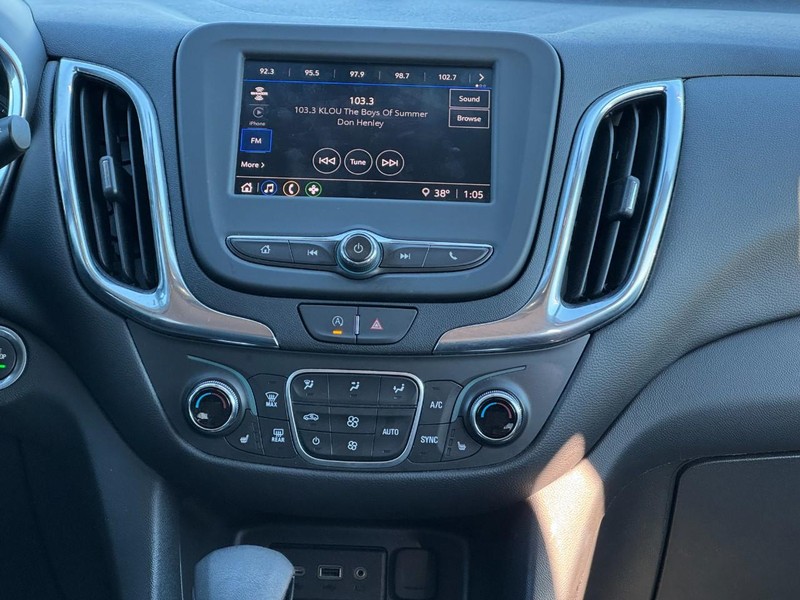 Chevrolet Equinox Vehicle Image 13