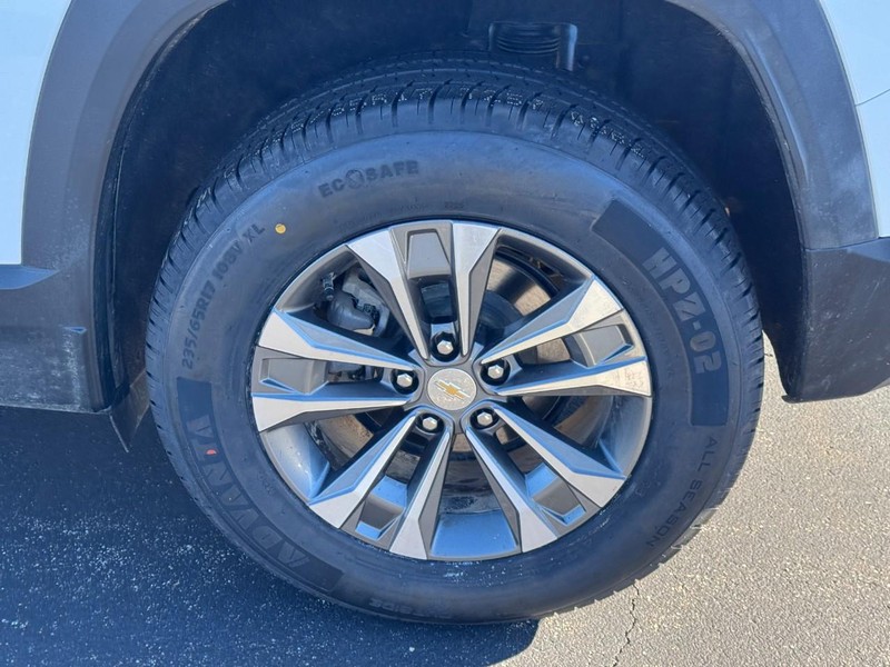 Chevrolet Equinox Vehicle Image 07