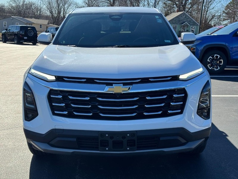 Chevrolet Equinox Vehicle Image 09