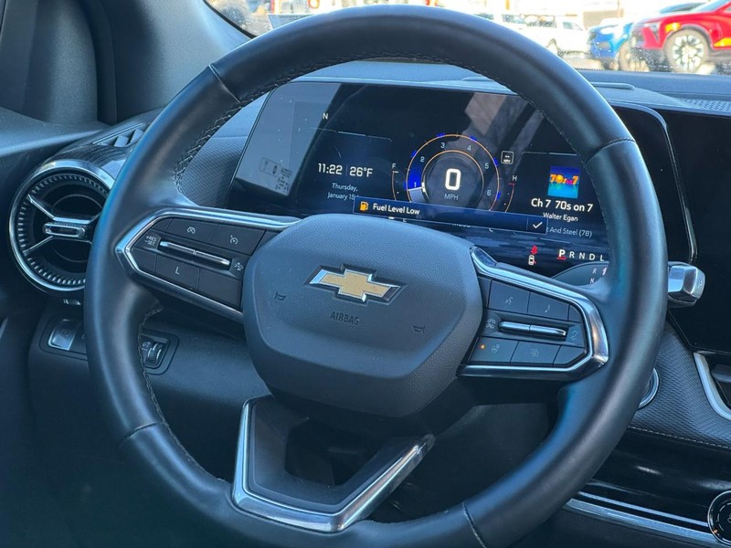 Chevrolet Equinox Vehicle Image 12