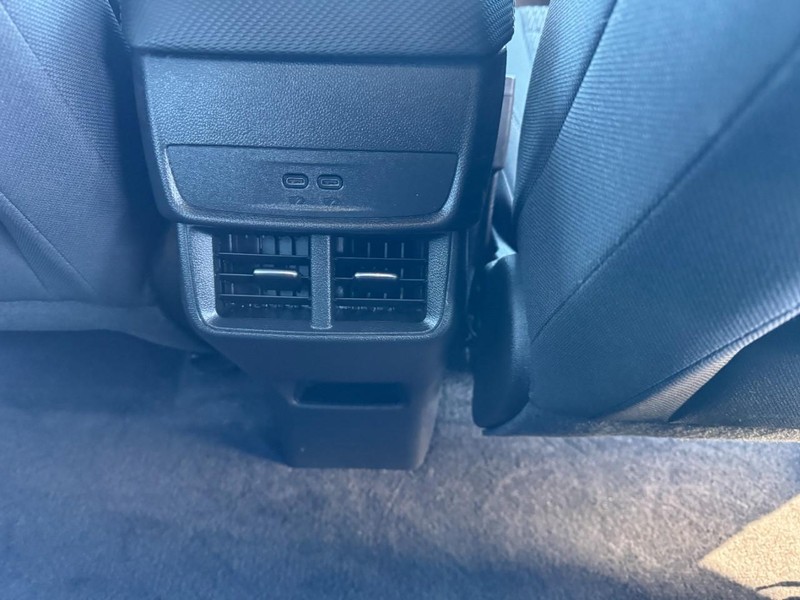 Chevrolet Equinox Vehicle Image 16