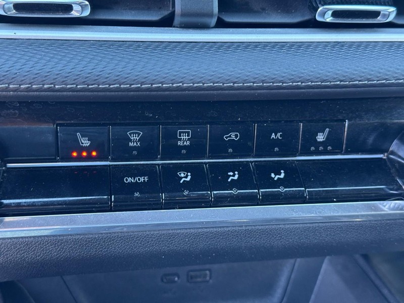 Chevrolet Equinox Vehicle Image 22