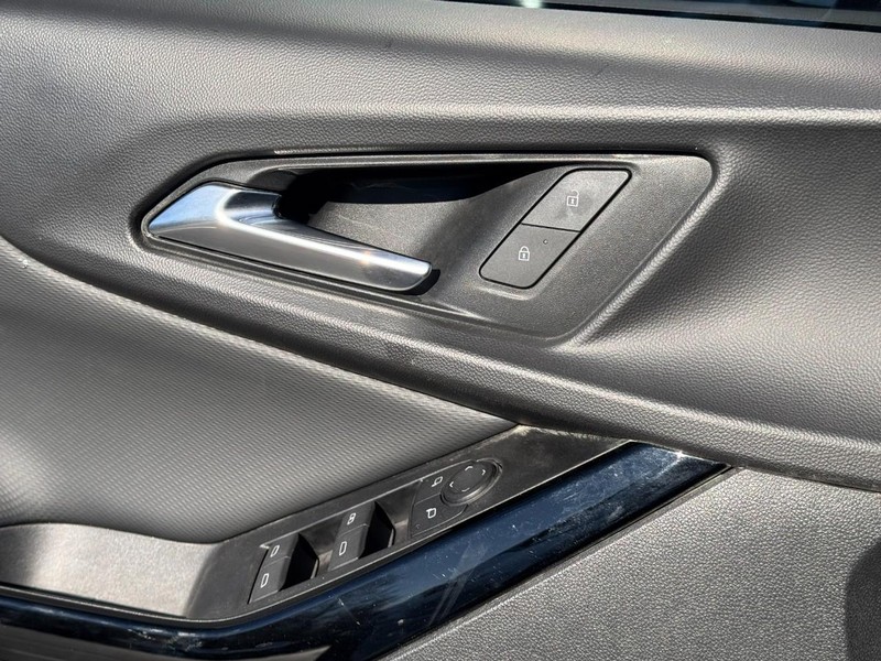 Chevrolet Equinox Vehicle Image 23