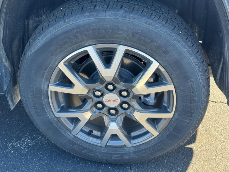 GMC Acadia Vehicle Image 06