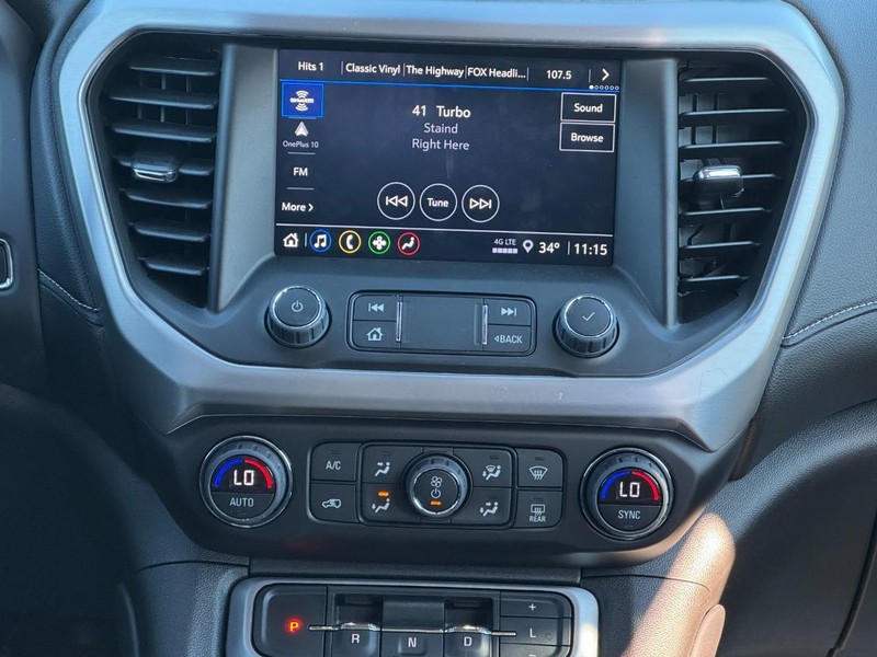 GMC Acadia Vehicle Image 12