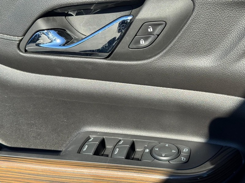 GMC Acadia Vehicle Image 23