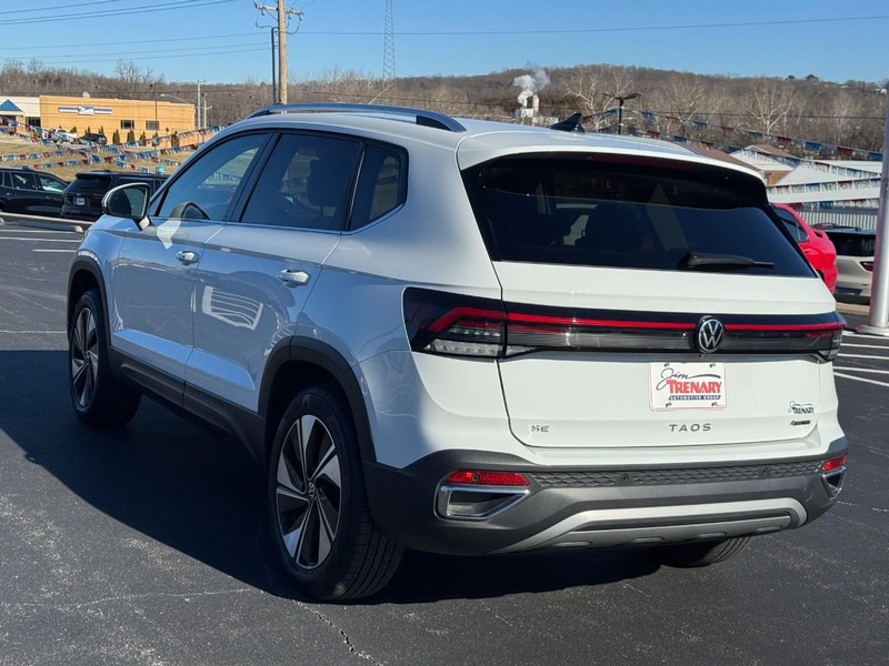 Volkswagen Taos Vehicle Image 06