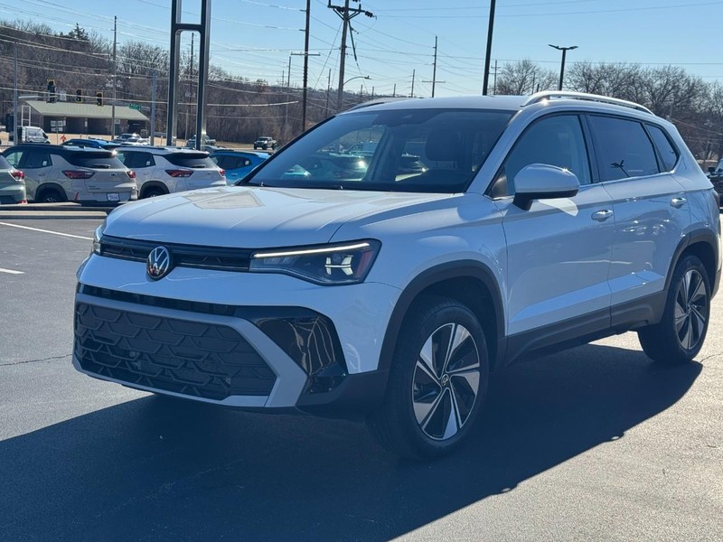 Volkswagen Taos Vehicle Image 08