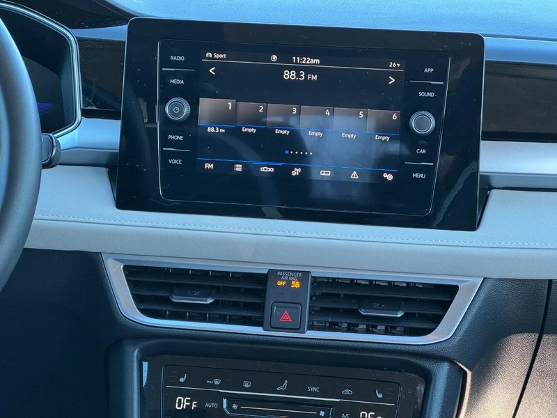 Volkswagen Taos Vehicle Image 13