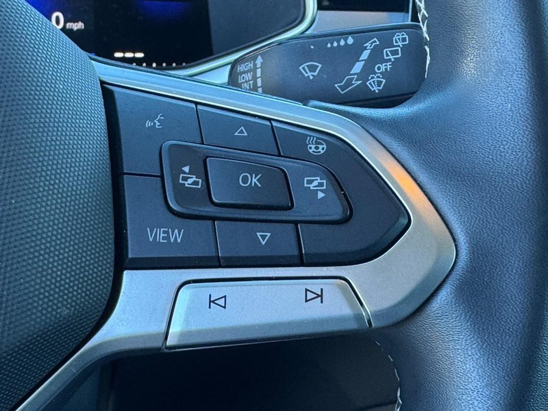 Volkswagen Taos Vehicle Image 19