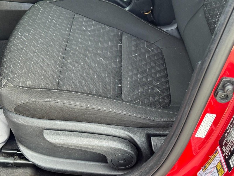 Kia Rio Vehicle Image 22