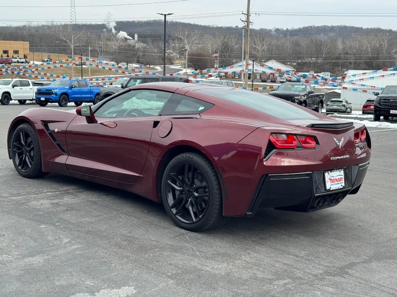 Chevrolet Corvette Vehicle Full-screen Gallery Image 05