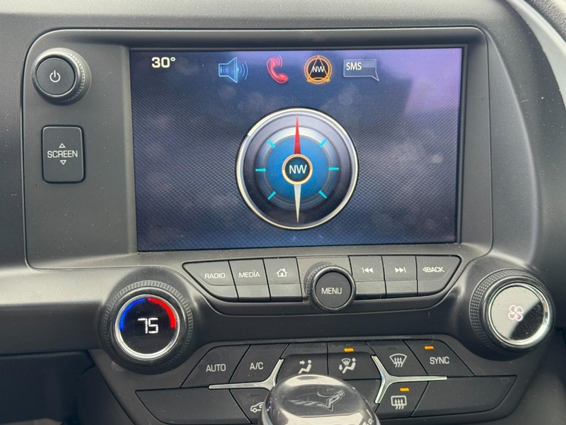 Chevrolet Corvette Vehicle Full-screen Gallery Image 15