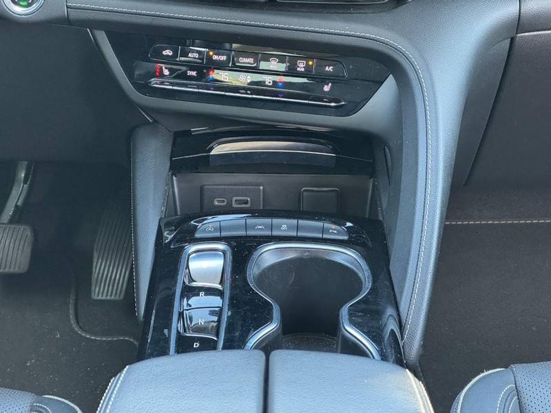 Buick Envision Vehicle Full-screen Gallery Image 13