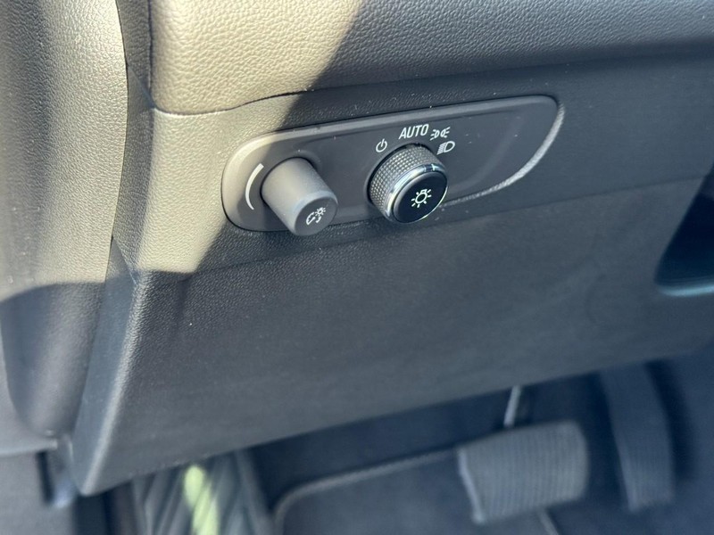 Buick Envision Vehicle Full-screen Gallery Image 16