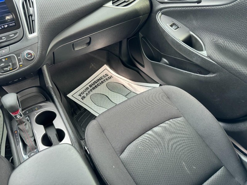 Chevrolet Malibu Vehicle Image 15