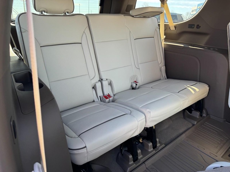 GMC Yukon XL Vehicle Image 06