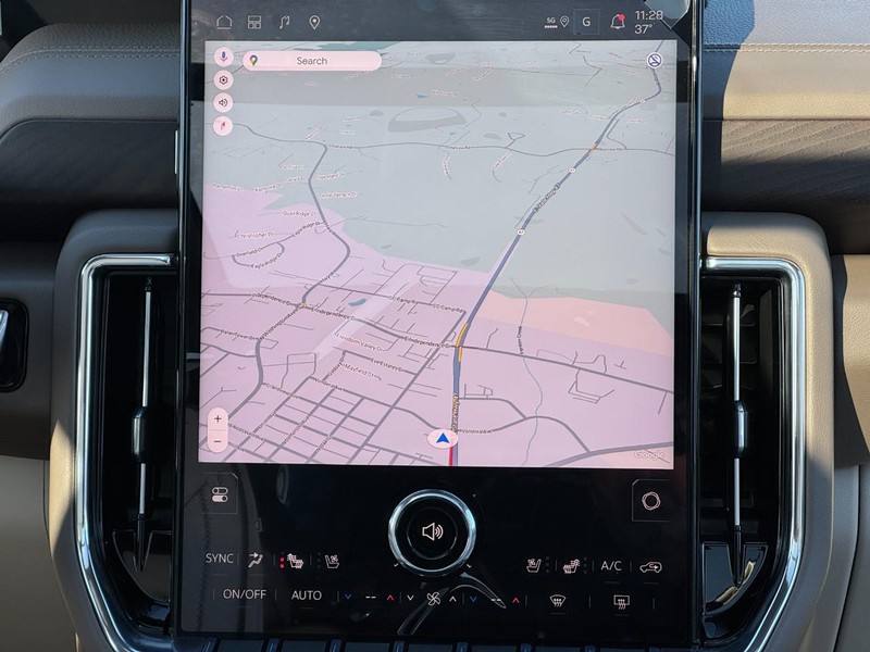 GMC Yukon XL Vehicle Image 10