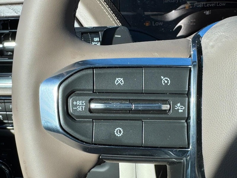 GMC Yukon XL Vehicle Image 20