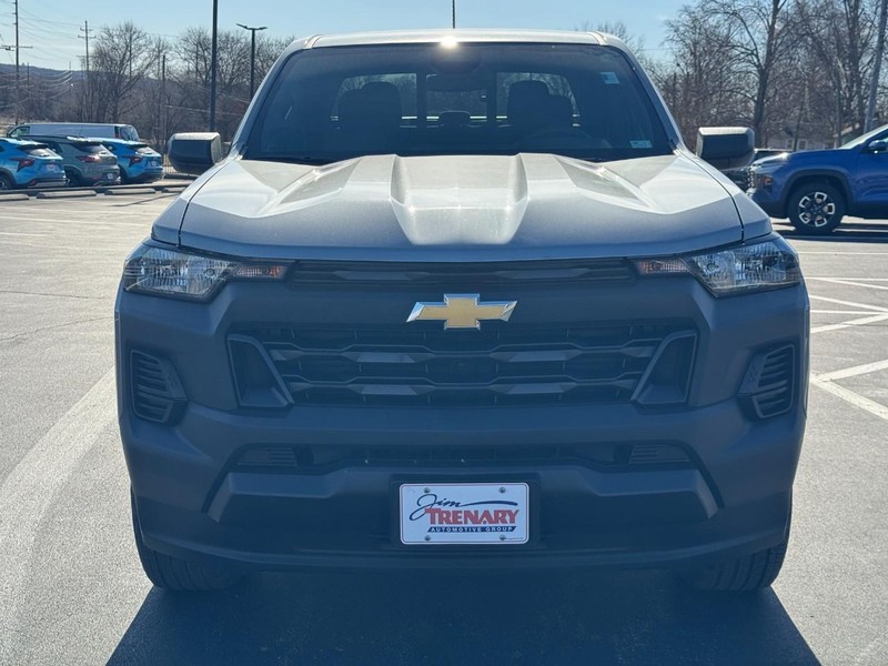 Chevrolet Colorado Vehicle Full-screen Gallery Image 09