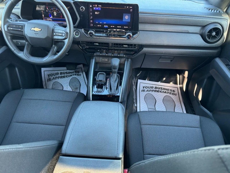 Chevrolet Colorado Vehicle Full-screen Gallery Image 11