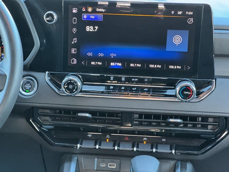 Chevrolet Colorado Vehicle Full-screen Gallery Image 13