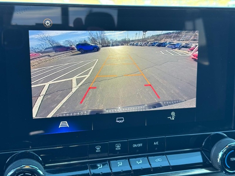 Chevrolet Colorado Vehicle Full-screen Gallery Image 20