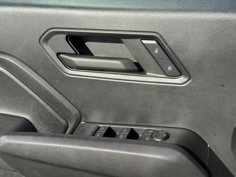 Chevrolet Colorado Vehicle Full-screen Gallery Image 22